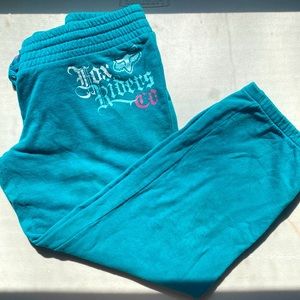 Tanner Fox Women’s Capri Sweatpants